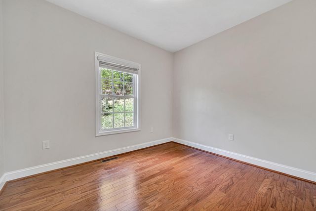 4235 Berkeley Place DR, Roanoke, VA 24018