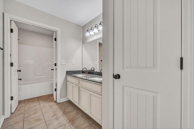4235 Berkeley Place DR, Roanoke, VA 24018