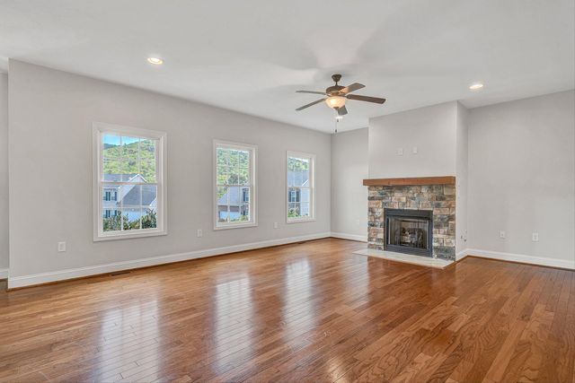 4235 Berkeley Place DR, Roanoke, VA 24018