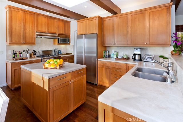 3601 Manhattan Avenue, Manhattan Beach, CA 90266