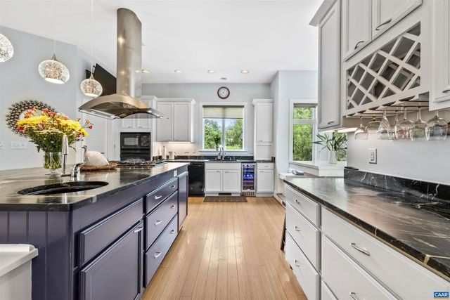 7520 & 7522 GREENWOOD STATION RD, Greenwood, VA 22943