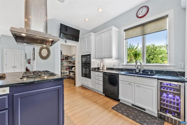 7520 & 7522 GREENWOOD STATION RD, Greenwood, VA 22943