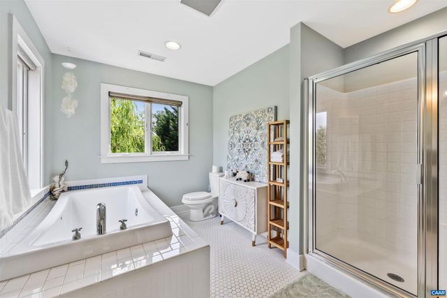 7520 & 7522 GREENWOOD STATION RD, Greenwood, VA 22943