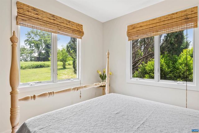 7520 & 7522 GREENWOOD STATION RD, Greenwood, VA 22943