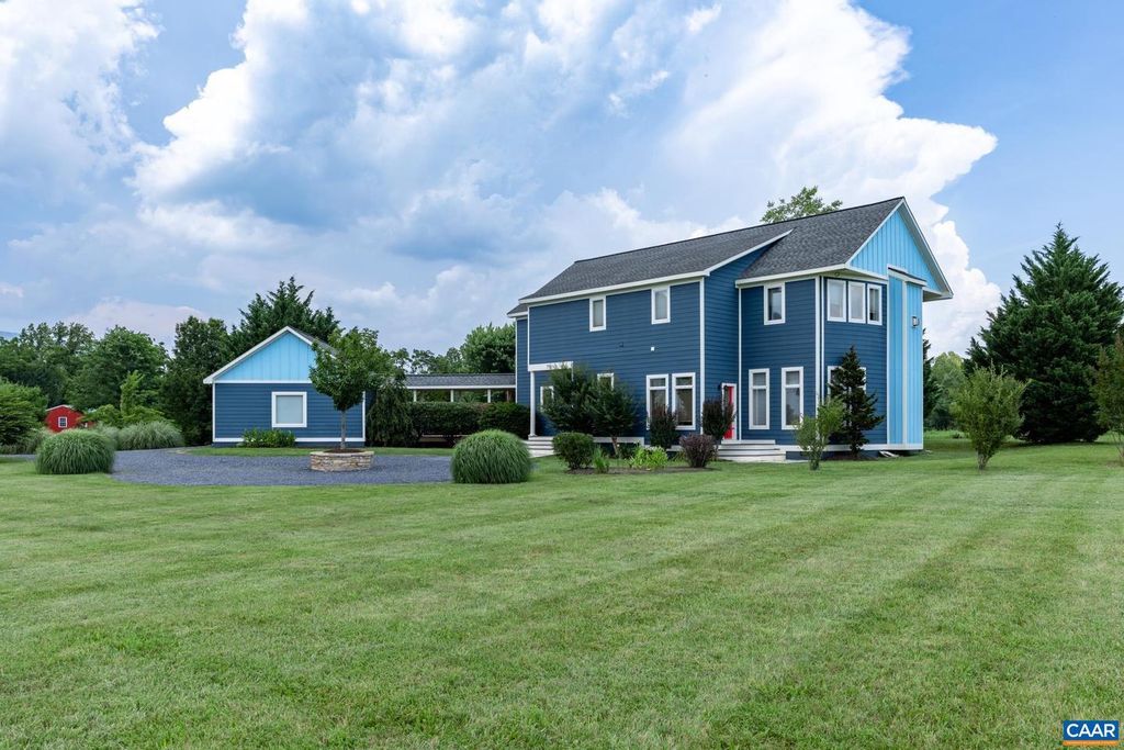 7520 & 7522 GREENWOOD STATION RD, Greenwood, VA 22943