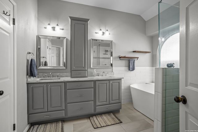 1919 Thicket Trail, San Antonio, TX 78248