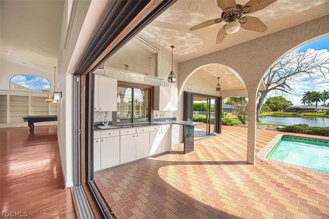 6896 Erin Marie CT, Fort Myers, FL 33919