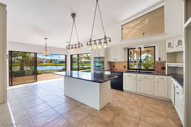 6896 Erin Marie CT, Fort Myers, FL 33919