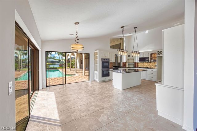 6896 Erin Marie CT, Fort Myers, FL 33919