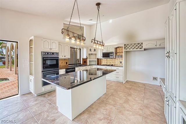 6896 Erin Marie CT, Fort Myers, FL 33919