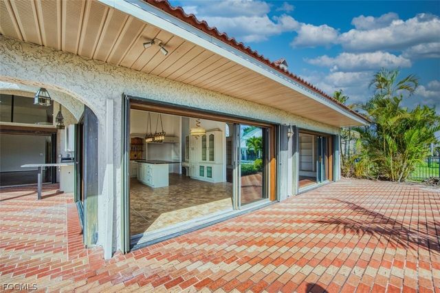 6896 Erin Marie CT, Fort Myers, FL 33919