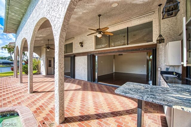 6896 Erin Marie CT, Fort Myers, FL 33919