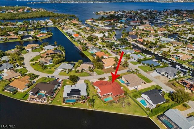 6896 Erin Marie CT, Fort Myers, FL 33919