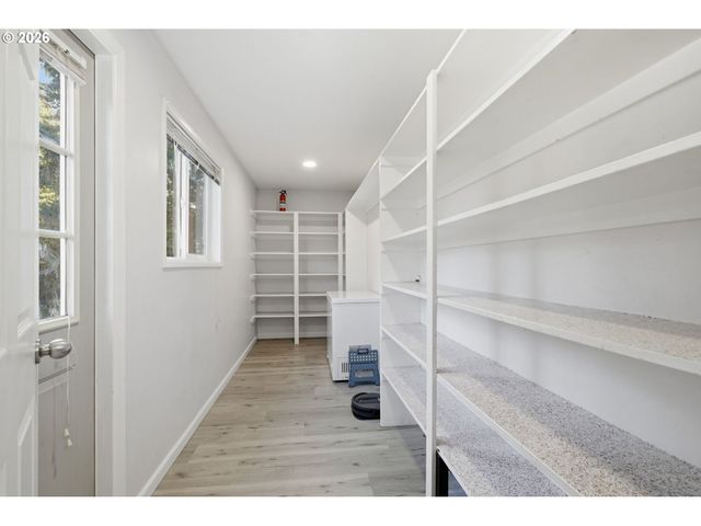 85217 WINDING Way, Pleasant Hill, OR 97455