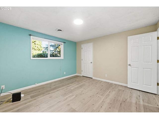 85217 WINDING Way, Pleasant Hill, OR 97455