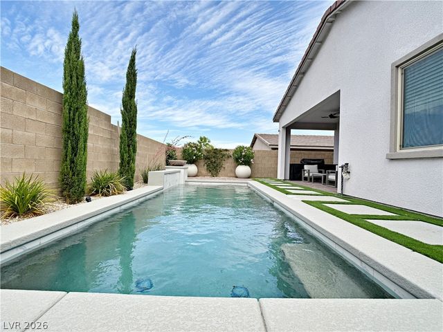 11622 Peregrine Point Court, Las Vegas, NV 89138