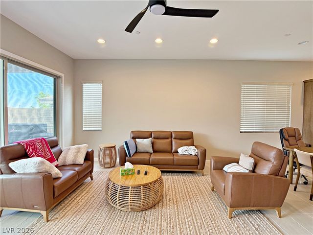 11622 Peregrine Point Court, Las Vegas, NV 89138