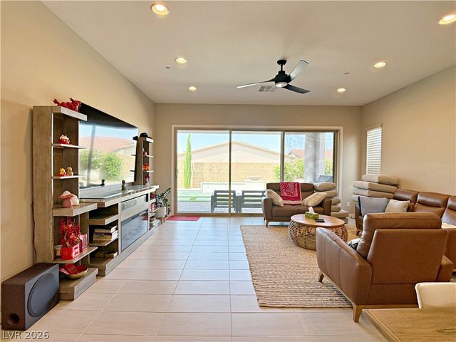 11622 Peregrine Point Court, Las Vegas, NV 89138
