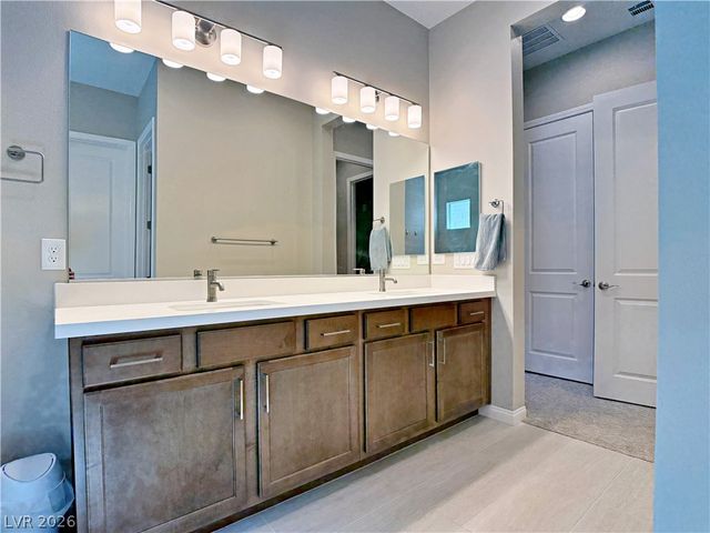 11622 Peregrine Point Court, Las Vegas, NV 89138