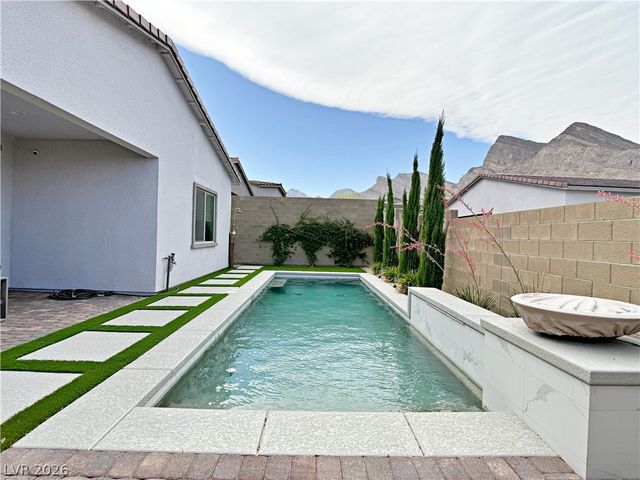11622 Peregrine Point Court, Las Vegas, NV 89138