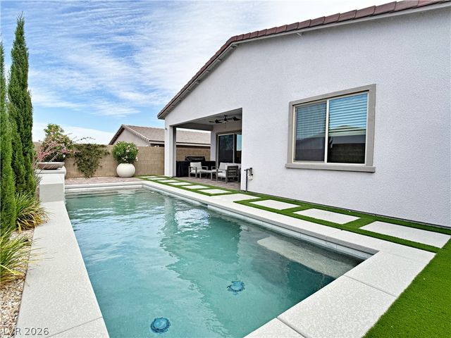 11622 Peregrine Point Court, Las Vegas, NV 89138