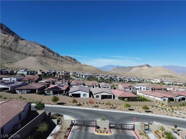 11622 Peregrine Point Court, Las Vegas, NV 89138