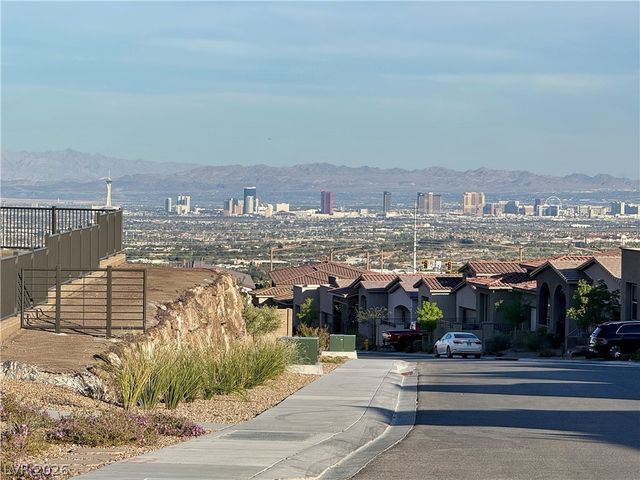 11622 Peregrine Point Court, Las Vegas, NV 89138