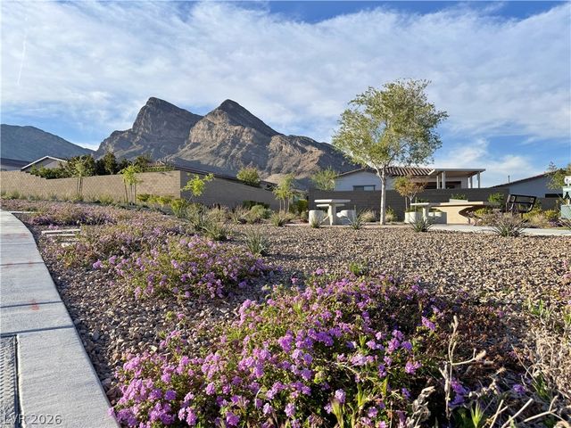 11622 Peregrine Point Court, Las Vegas, NV 89138
