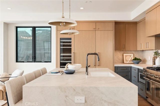 212 Manhattan Avenue, Manhattan Beach, CA 90266