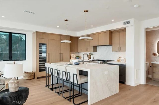 212 Manhattan Avenue, Manhattan Beach, CA 90266