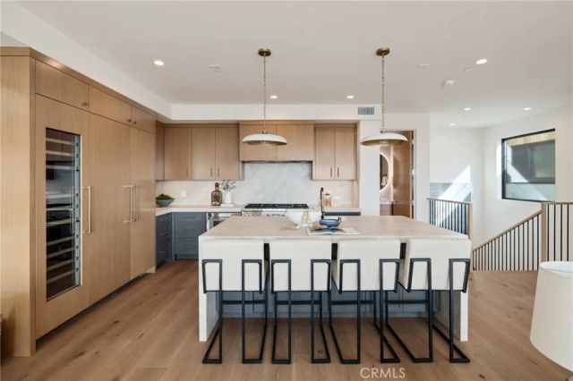 212 Manhattan Avenue, Manhattan Beach, CA 90266