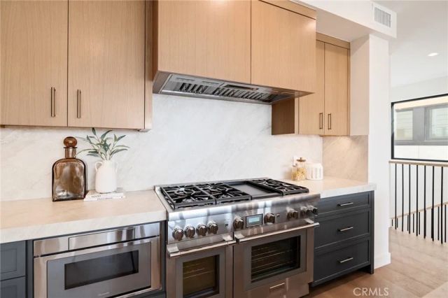 212 Manhattan Avenue, Manhattan Beach, CA 90266