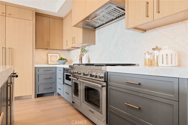 212 Manhattan Avenue, Manhattan Beach, CA 90266