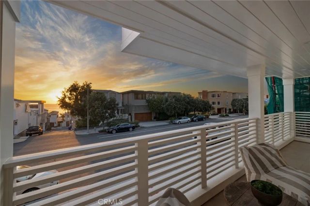 212 Manhattan Avenue, Manhattan Beach, CA 90266