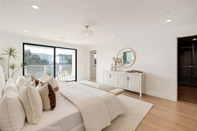 212 Manhattan Avenue, Manhattan Beach, CA 90266