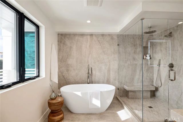 212 Manhattan Avenue, Manhattan Beach, CA 90266