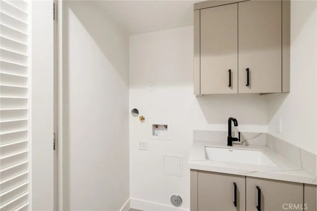 212 Manhattan Avenue, Manhattan Beach, CA 90266