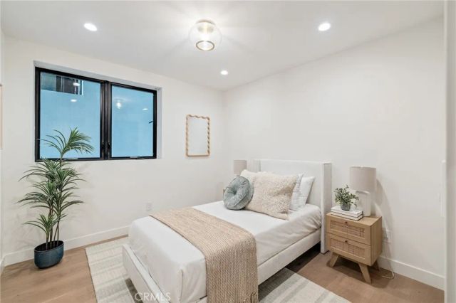 212 Manhattan Avenue, Manhattan Beach, CA 90266