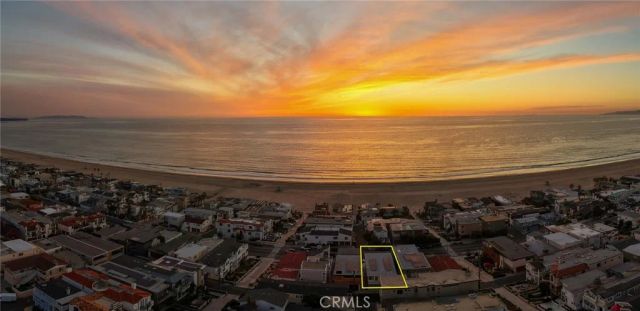 212 Manhattan Avenue, Manhattan Beach, CA 90266