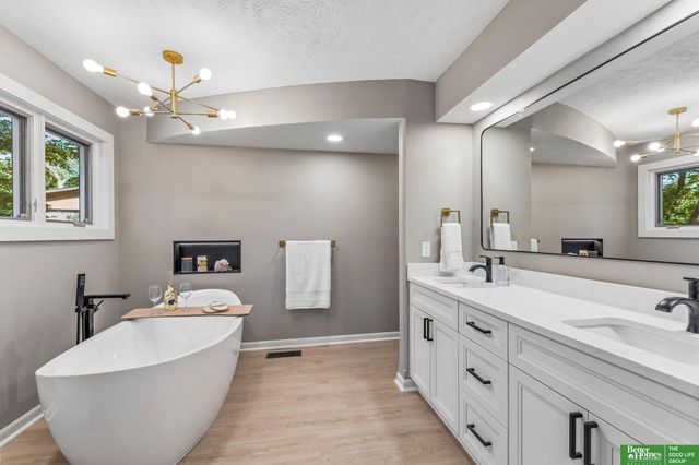 21925 Quail Ridge Circle, Elkhorn, NE 68022
