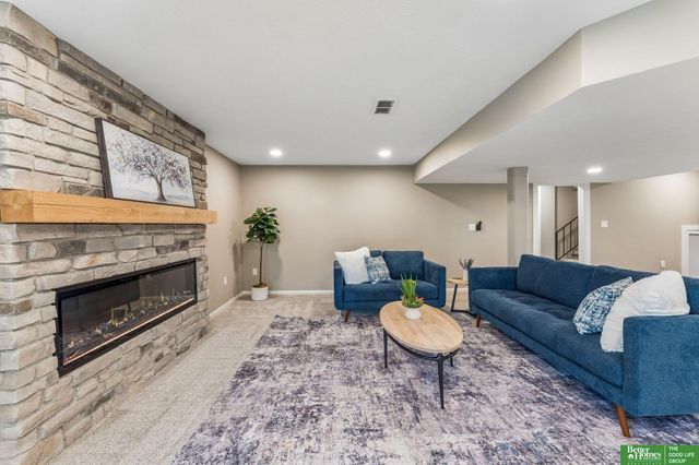 21925 Quail Ridge Circle, Elkhorn, NE 68022