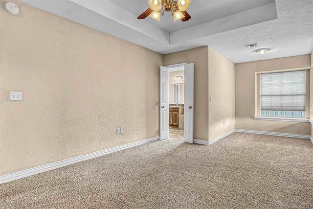 201 NW Cherry Ave, Cache, OK 73527