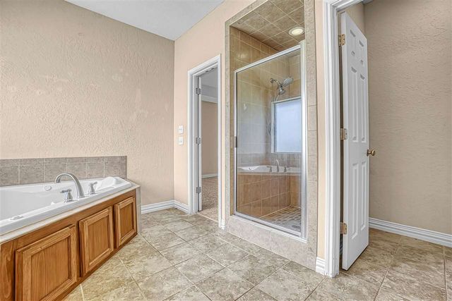 201 NW Cherry Ave, Cache, OK 73527