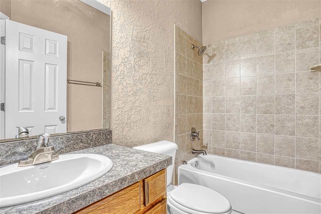 201 NW Cherry Ave, Cache, OK 73527