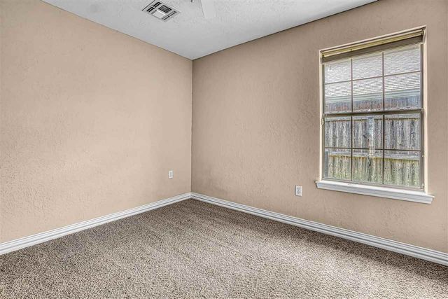 201 NW Cherry Ave, Cache, OK 73527