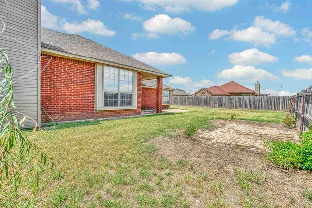 201 NW Cherry Ave, Cache, OK 73527