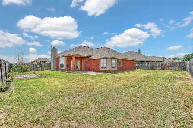 201 NW Cherry Ave, Cache, OK 73527
