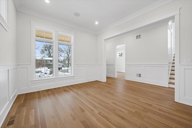 2438 Pomona Lane, Wilmette, IL 60091