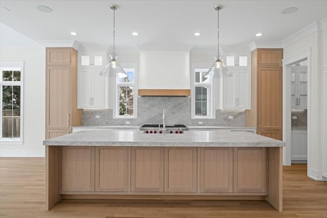 2438 Pomona Lane, Wilmette, IL 60091