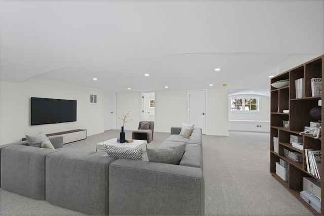 2438 Pomona Lane, Wilmette, IL 60091